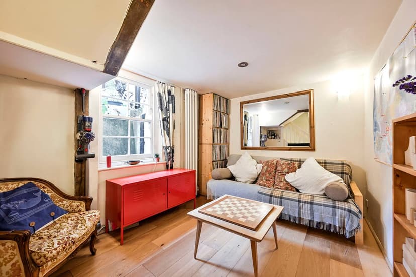 Property 12 - Stylish studio in prime location